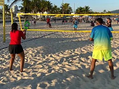 Torneio de Beach Tennis agita Praia da Enseada neste final de semana