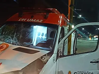 Bêbado furta viatura do Samu e bate em passarela de pedestres durante a fuga