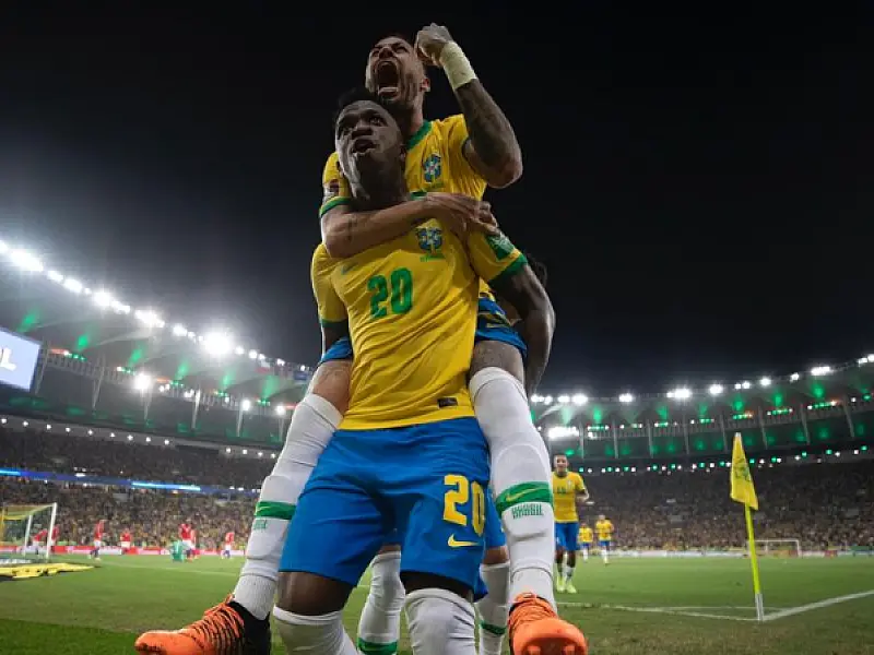 Casemiro vira titular, e Vini é 1ª opção caso Neymar não jogue amistoso