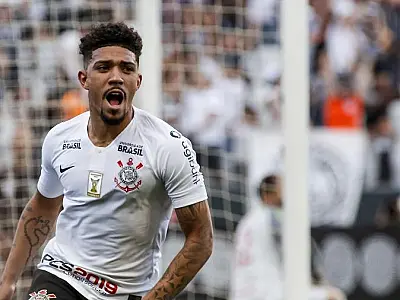 Corinthians pede efeito suspensivo de dívida de R$ 1,3 mi com Douglas