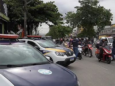 Operação Trânsito Seguro em Guarujá aplica 686 testes do bafômetro