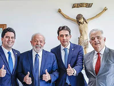 Lula dá posse a três ministros e cria ministério para pequena empresa