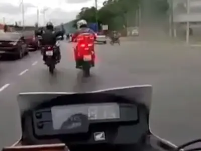 Velozes e Furiosos versão Baixada: Polícia prende homem que dirigia moto roubada