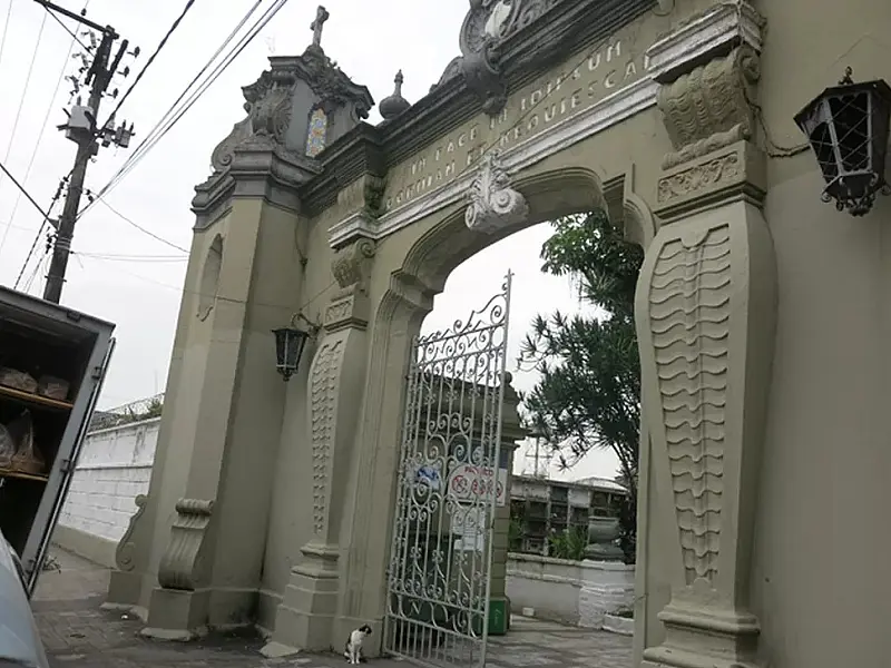 Câmeras de Santos flagram e GCM prende homem por furto em cemitério