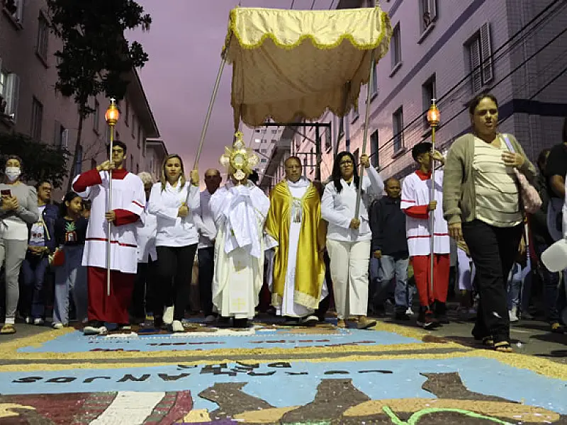 Praia Grande/SP une espiritualidade, arte e ação socioambiental em celebração de Corpus Christi