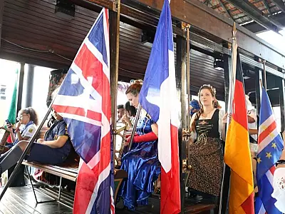 Festival do Imigrante leva lazer, música, dança e gastronomia para a Praça Mauá, em Santos