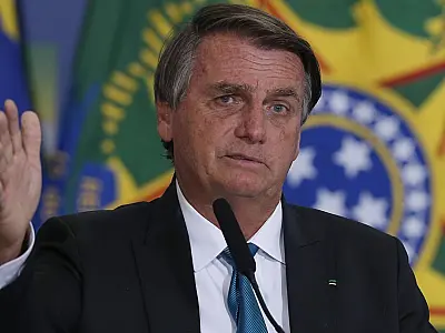 Apesar de surto na China, Bolsonaro diz que Covid está controlada