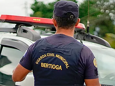Homem é preso pela GCM com pistola falsa na cidade de Bertioga