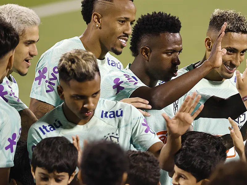 Com legião inglesa, Tite começa a definir o time titular para a estreia da Copa