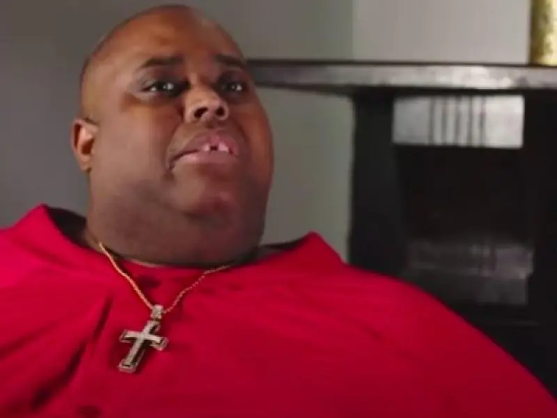 Estrela de reality show de obesidade morre de ataque cardíaco aos 49 anos