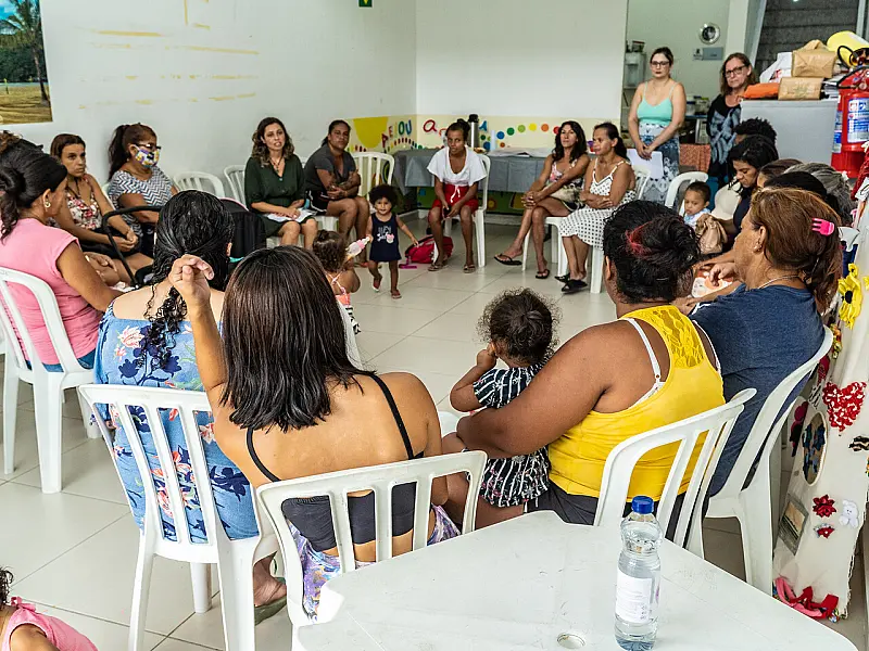 Creas de Bertioga promove rodas de conversa sobre vivências das mulheres