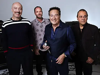 Banda IRA! sobe ao palco do Arena Club na véspera de feriado, dia 14