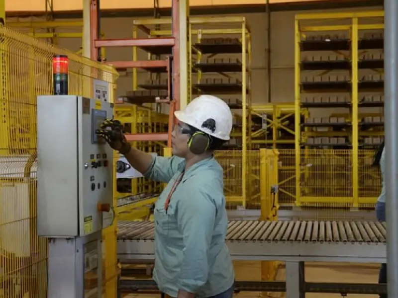 Produção industrial registra 0,1% em setembro, aponta IBGE