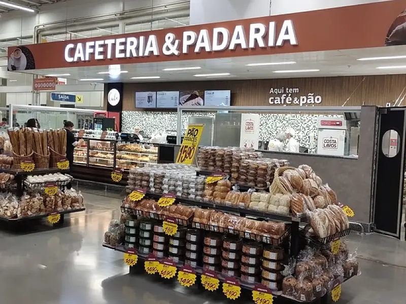 Assaí Santos Ana Costa recebe Cafeteria e Padaria