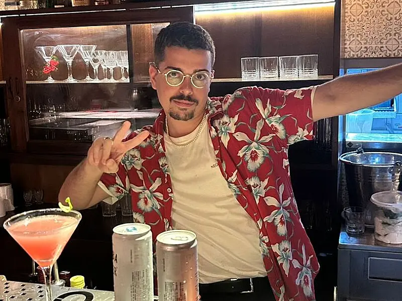 Ybatinga Bar promove noite exótica com drinks secretos inspirados na cultura Tiki