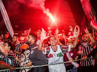 Fluminense embarca para o Mundial de Clubes com festa da torcida