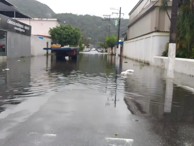 Chuva causa novos transtornos na Baixada Santista e shows de Raça Negra e Luan Santana são adiados