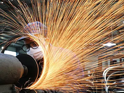 Indústria deve qualificar 9,6 milhões de pessoas até 2025