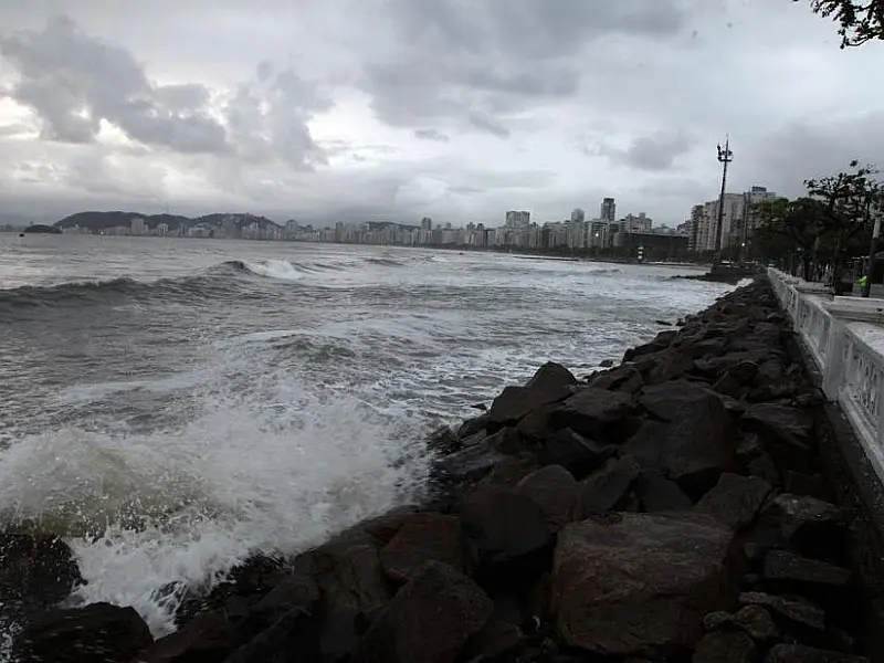 Santos tem previsão de mar agitado a partir de hoje, quarta-feira (14)