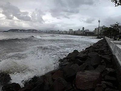 Santos tem previsão de mar agitado a partir de hoje, quarta-feira (14)