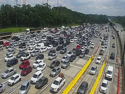 Saída para o Natal deve levar 5,2 mi de veículos às estradas de SP