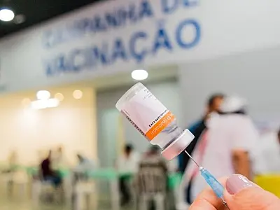Postos de vacinação de shopping em São Vicente serão integrados em um único local