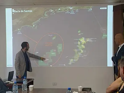 Prefeitura de Guarujá, discute alinhamento para uso do Aeroporto como rota na cadeia do petróleo