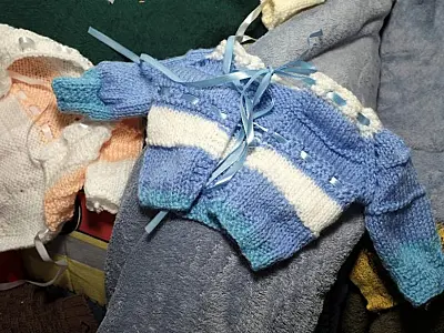 Fundo Social de Santos quer reforço na doação de roupas masculinas e infantis