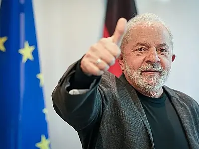 Lula deve passar por cirurgia para tratar artrose após viagem à França