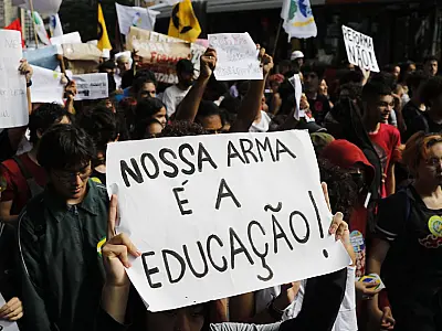 Governo suspende cronograma de implementação do Novo Ensino Médio