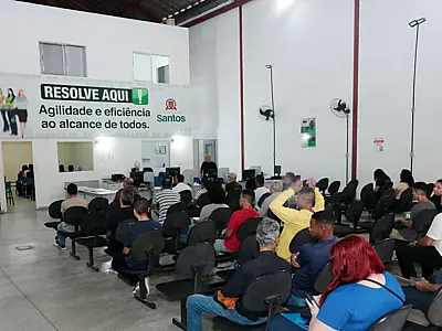 Quase 200 candidatos participam de entrevistas em mais um Mutirão do Emprego em Santos
