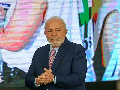 Lula afirma que não irá vender empresas públicas