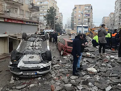 Terremoto deixa mais de 2.300 mortos e milhares de feridos na Turquia e na Síria