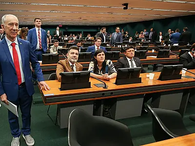CCJ da Câmara aprova proposta de anistia a partidos políticos