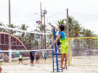 Torneio de vôlei  de praia movimenta programação esportiva de inverno