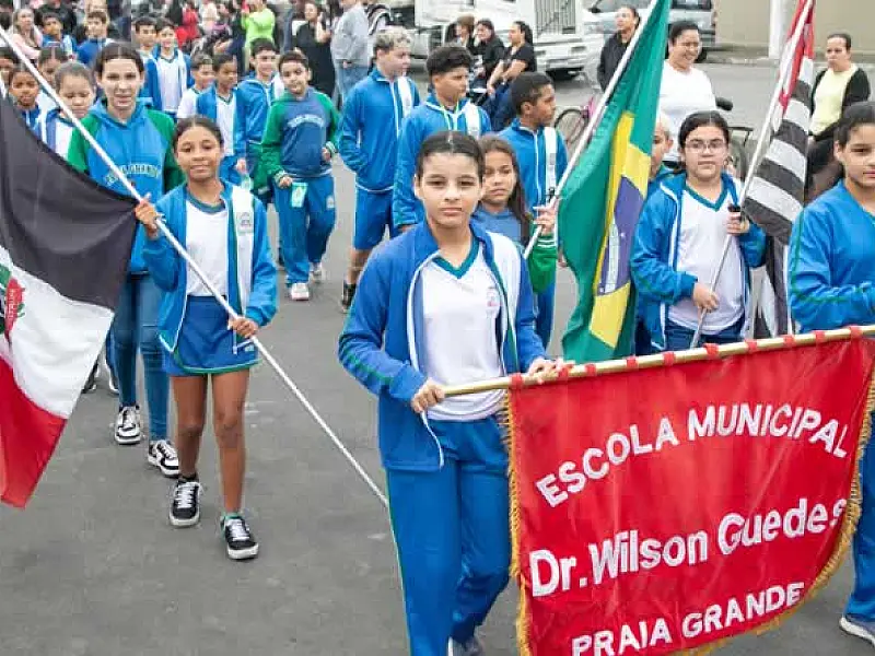 Praia Grande/SP abre desfile cívico-militar na Baixada Santista