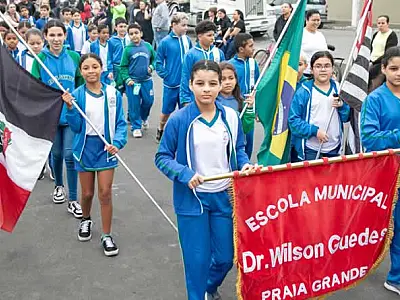 Praia Grande/SP abre desfile cívico-militar na Baixada Santista