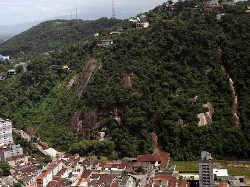 Santos solicita à Sabesp melhorias de abastecimento e solução para a Rua Goiás