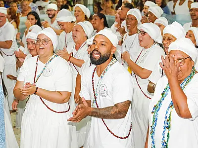 "Resistir para existir" é tema da 18ª edição da Festa de Iemanjá, em Guarujá