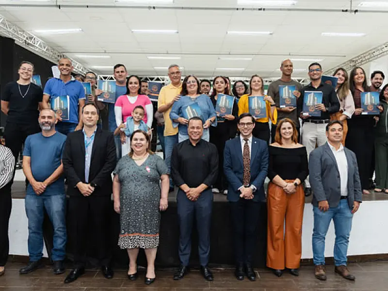 Prefeitura de Cubatão oficializa assinatura de contratos dos novos moradores do Edifício Castro