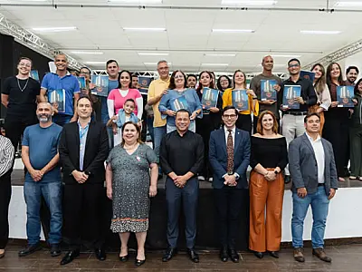 Prefeitura de Cubatão oficializa assinatura de contratos dos novos moradores do Edifício Castro