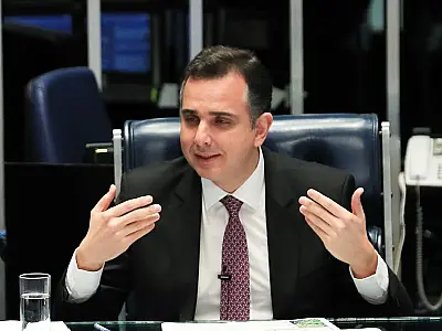 Pacheco suspende sessão e aguarda Câmara votar MP dos Ministérios