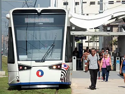 Obra em uma das estações do VLT causa transtornos para usuários