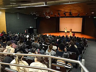 Curso de capacitação logística portuária qualifica 350 pessoas em Guarujá
