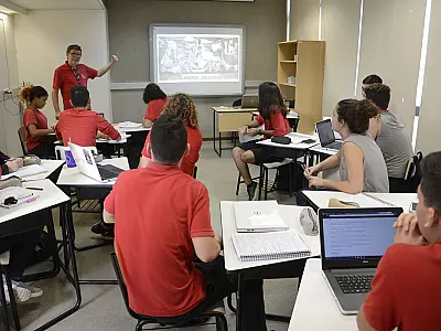 Especialistas pedem revogação do novo ensino médio