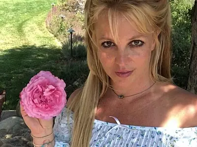Autobiografia de Britney Spears é adiada para o final deste ano