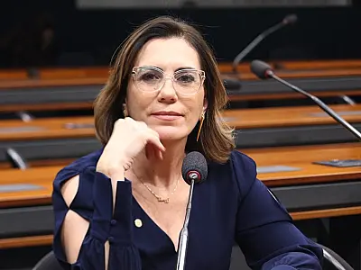Deputada Rosana Valle quer impedir fumo em praias com certificação ambiental
