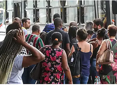 Negros morrem quatro vezes mais de disparo de arma de fogo que brancos