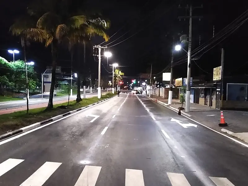 Guarujá revitaliza sinalização viária na Avenida Santos Dumont