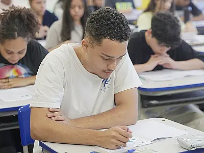 Estudantes do Ensino Médio já podem conferir notas do Provão Paulista 2024